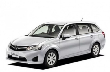 Toyota Corolla Fielder NZE 164 2012-2015 Гибрид (правый руль)